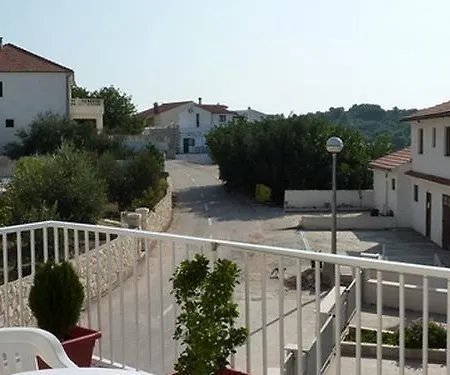 In With Sea View, Terrace, Air Conditioning, Wi-fi Πανσιόν Χβαρ
