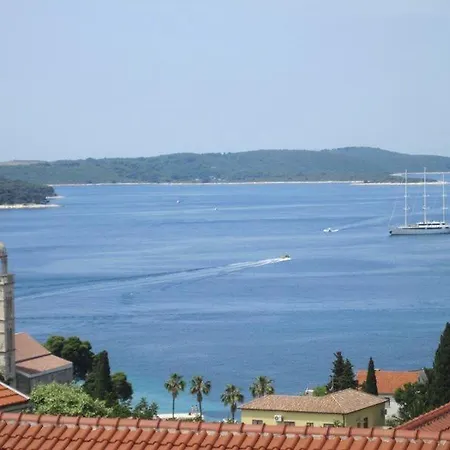 Πανσιόν In With Sea View, Terrace, Air Conditioning, Wi-fi Χβαρ