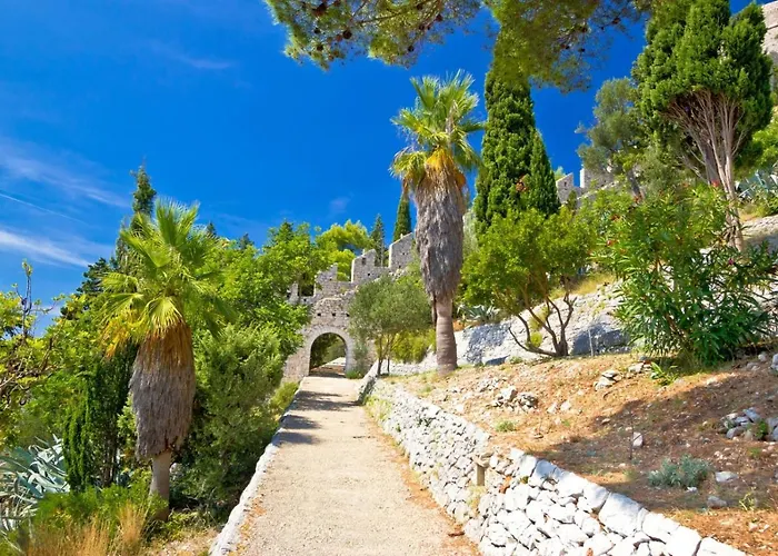 In With Sea View, Terrace, Air Conditioning, Wi-fi 3* Hvar Town