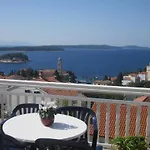 In With Sea View, Terrace, Air Conditioning, Wi-fi Guest house Hvar Town