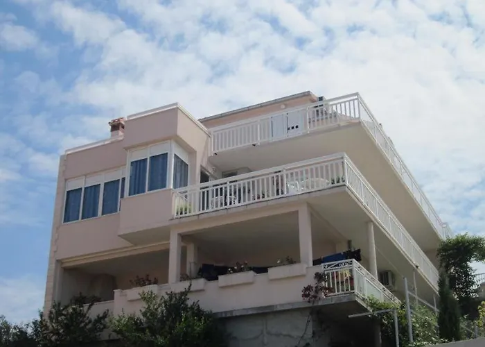 Guest house In With Sea View, Terrace, Air Conditioning, Wi-fi
